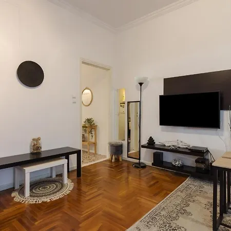 Classic And Modern In * Atenas